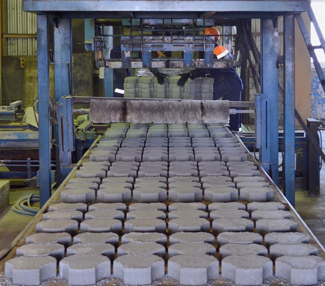 В цехе строительных материалов «Иркутскзолопродукта» существенно увеличили количество производственных циклов и снизили процент брака.